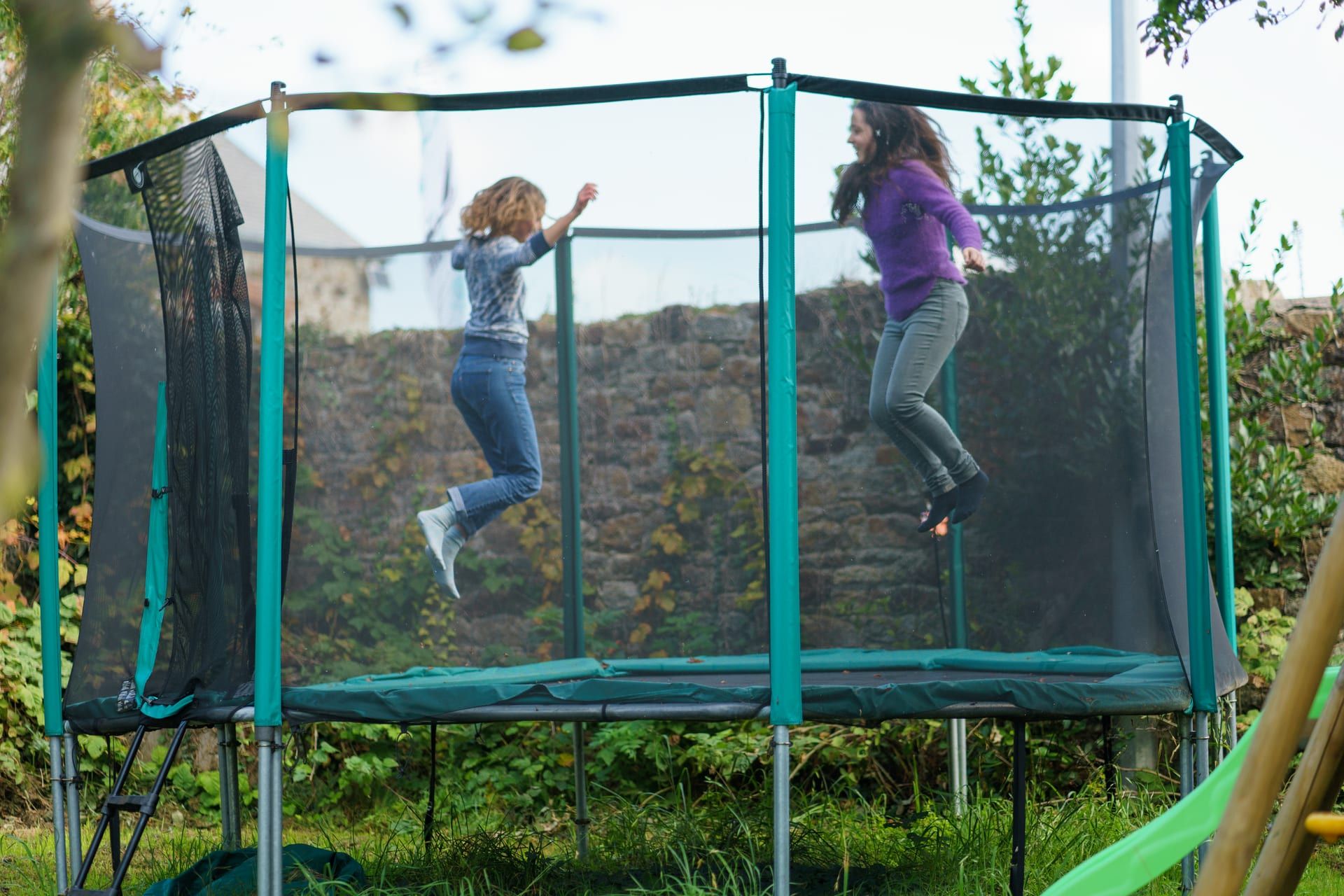 Jardin du Midi — trampoline et jeux