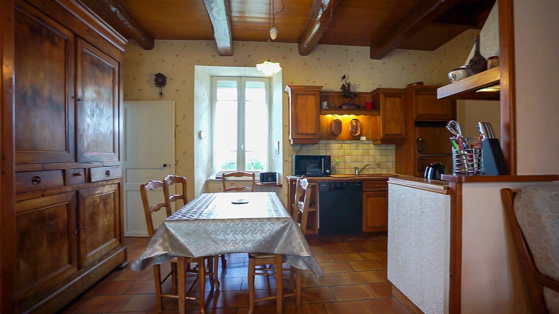 Salle à manger — grande tablée